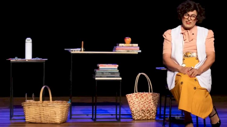Espetáculo ‘Uma Graça de Professora’ leva humor e reflexão ao Teatro Plaza Cultural