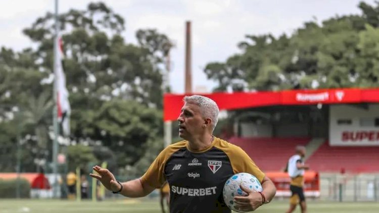 São Paulo anuncia a saída do técnico Hernán Crespo mesmo brigando no topo do Brasileirão
