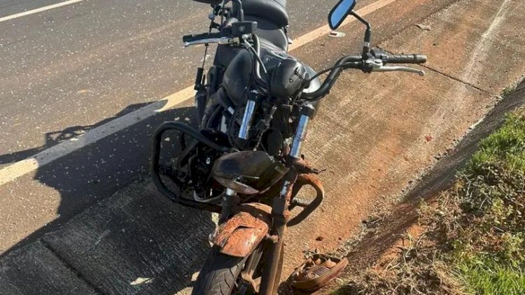 Motorista embriagado é preso após seu carro derrubar moto com casal na BR-153