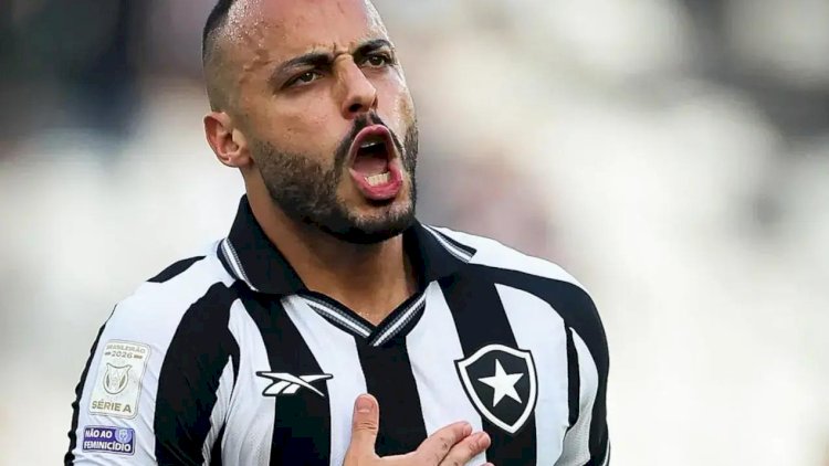 Botafogo dá show com hat-trick de Arthur Cabral e afunda Corinthians no Z-4 do Brasileirão