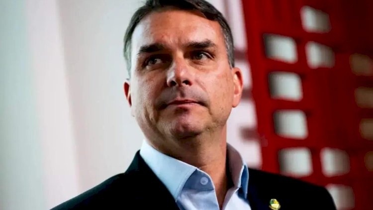Flávio Bolsonaro confirma que foi à casa de Vorcaro após primeira prisão