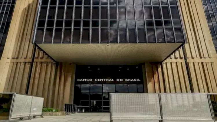 Copom reduz Selic para 14,25?ita incertezas externas e inflação