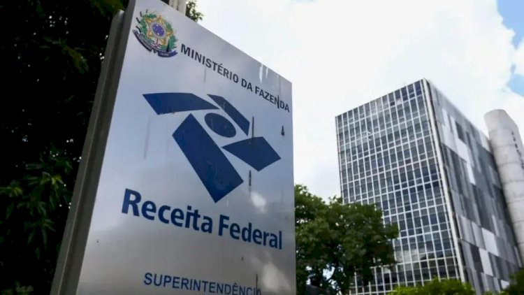 Receita paga nesta terça maior lote de restituição do IR da história