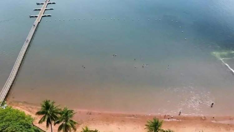 Família é resgatada após barco naufragar no Rio Paraná, em Rubinéia