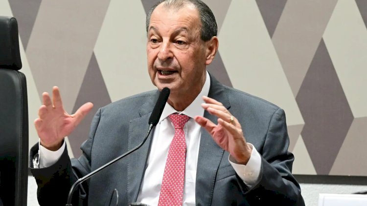 CCJ aprova texto-base do fim da 6x1