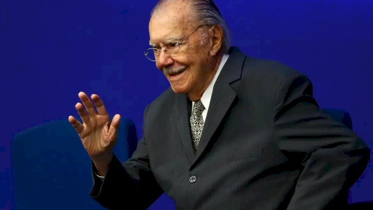 Sarney é internado no Sírio-Libanês para tratar pneumonia