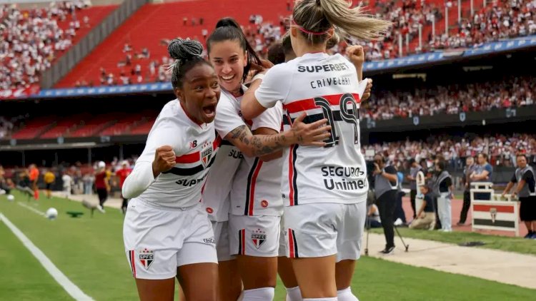 São Paulo empata com o Corinthians e conquista inédito Brasileirão feminino