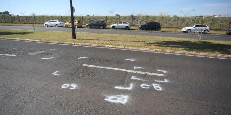 Prefeitura de Rio Preto marca buracos, mas não tapa