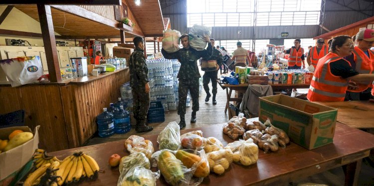 Defesa Civil de Rio Preto e PM coletam doações de alimentos e produtos de higiene para o RS