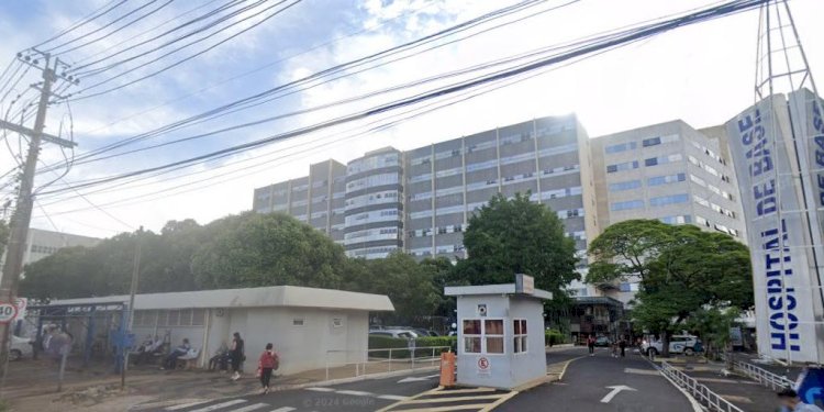 Detento quebra algemas e agride policial penal em hospital de Rio Preto