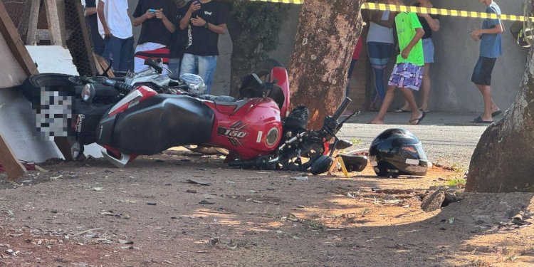 Motociclista morre após bater contra carro no Nato Vetorasso, em Rio Preto