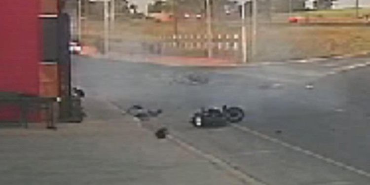 Colisão frontal mata dois motociclistas em avenida de José Bonifácio