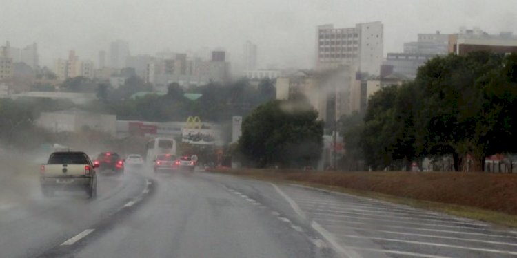 Chuva derruba temperaturas e umidade relativa do ar chega a 80% em Rio Preto