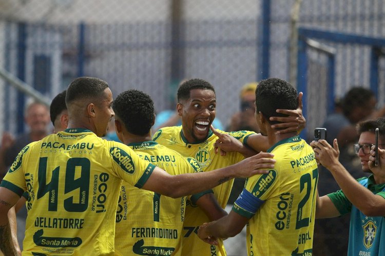 Mirassol vence a Chapecoense e sobe para a série A do Brasileirão