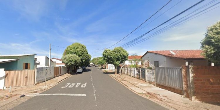 Jovem de 20 anos é morto a tiros na frente de casa na Vila Toninho, em Rio Preto