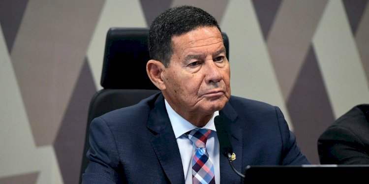 Mourão reconhece plano golpista, mas minimiza: 'Conspiração tabajara'