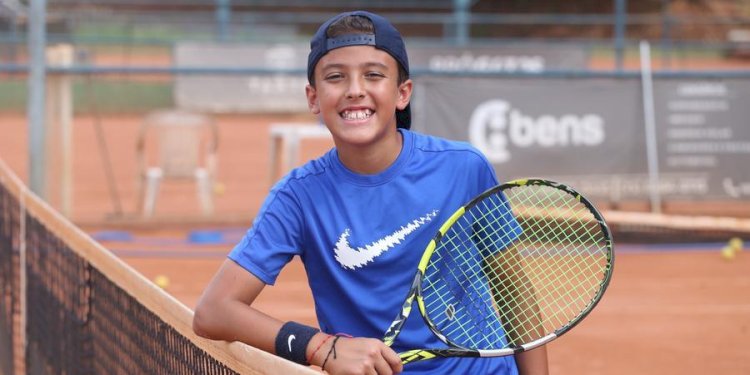 Tenista de Rio Preto lidera ranking estadual na categoria 11 anos