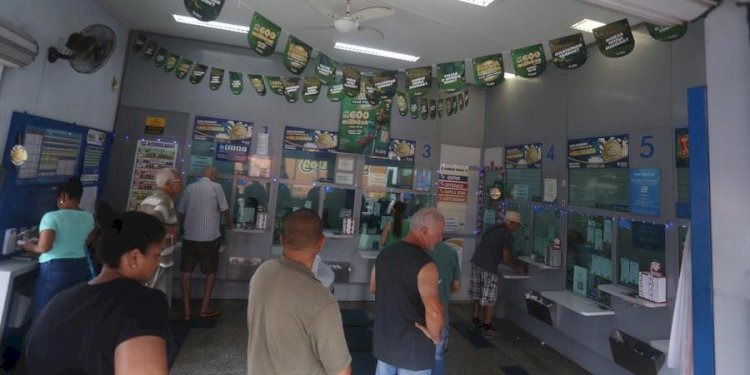 Sonho de ficar milionário com a Mega da Virada lota lotéricas em Rio Preto