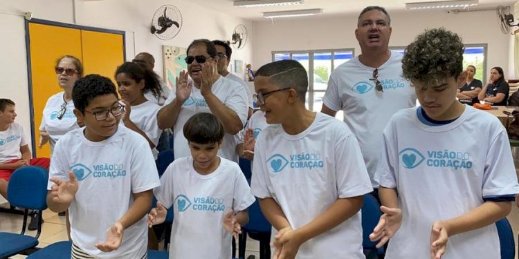 Coral Visão do Coração se apresenta em shopping de Rio Preto