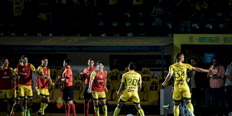 Mirassol goleia Grêmio no Maião e conquista sua primeira vitória no Brasileirão