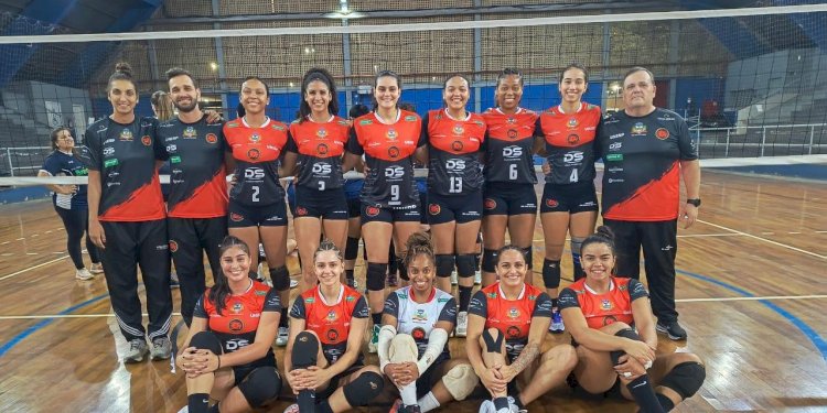 Vôlei feminino de Rio Preto apresenta equipe de 2025