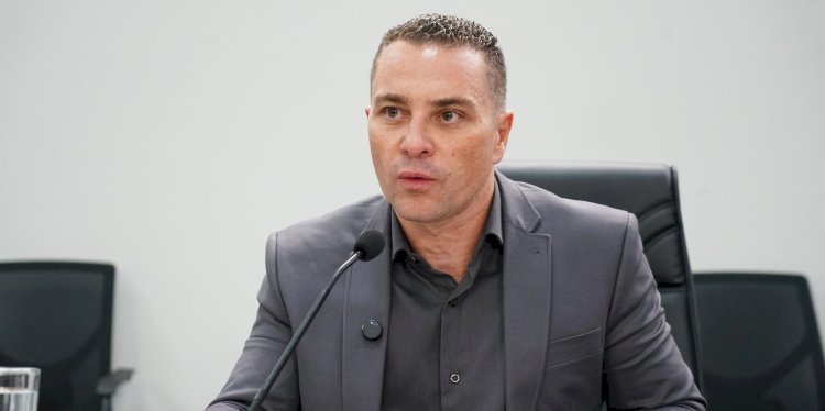 Em audiência na Câmara, Bottas volta a reclamar de falta de recursos e fala em recadastramento