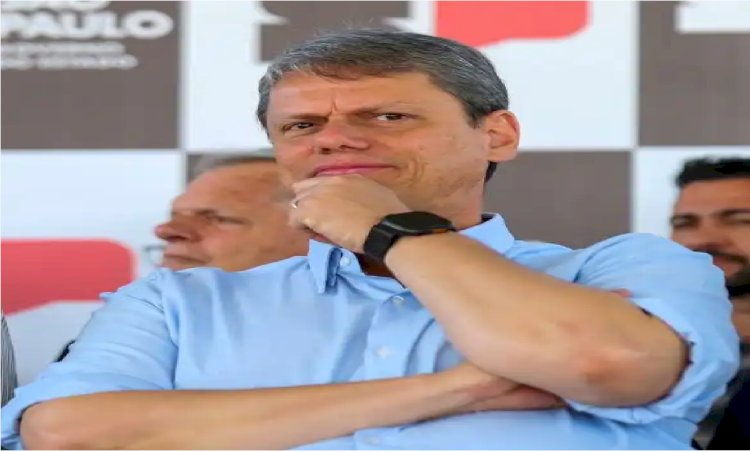 Tarcísio entrega casas e libera verba ao Hospital de Base de Rio Preto