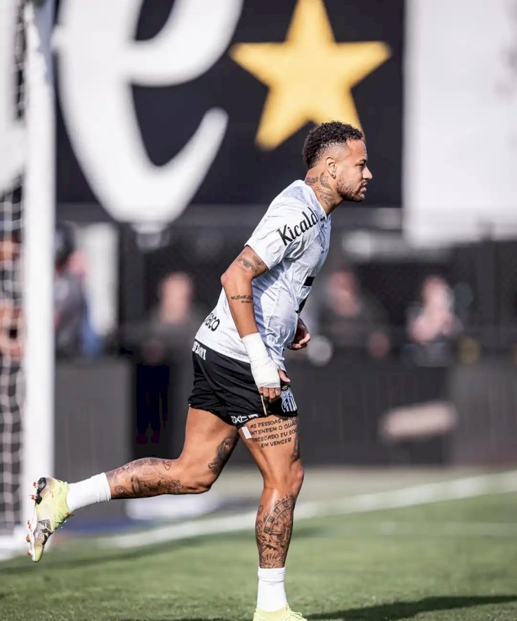 Neymar ainda tem futuro indefinido no Santos