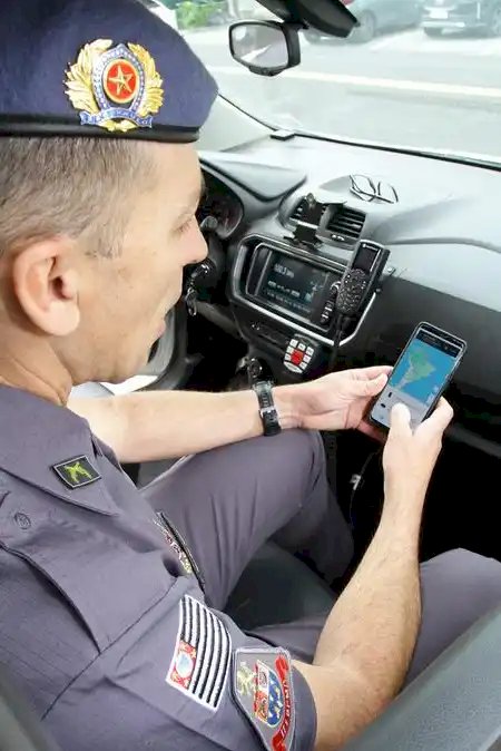 Google treina policiais militares para rastrearem celulares roubados