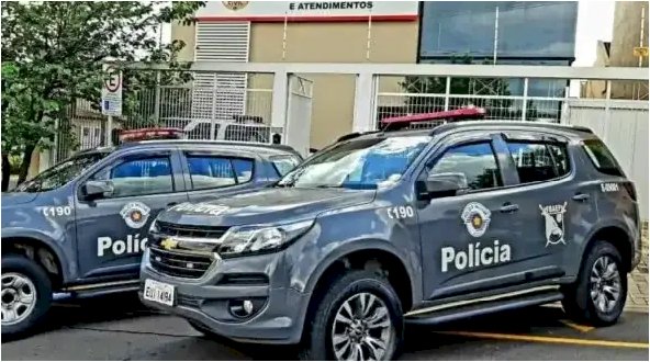 Baep prende dupla com 220 tijolos de maconha, 9 de cocaína e carro furtado em Rio Preto