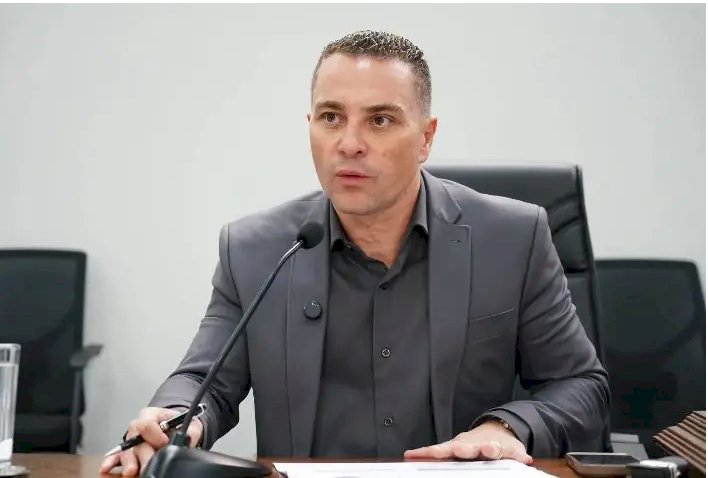 STJ anula condenação de Bottas e determina novo julgamento
