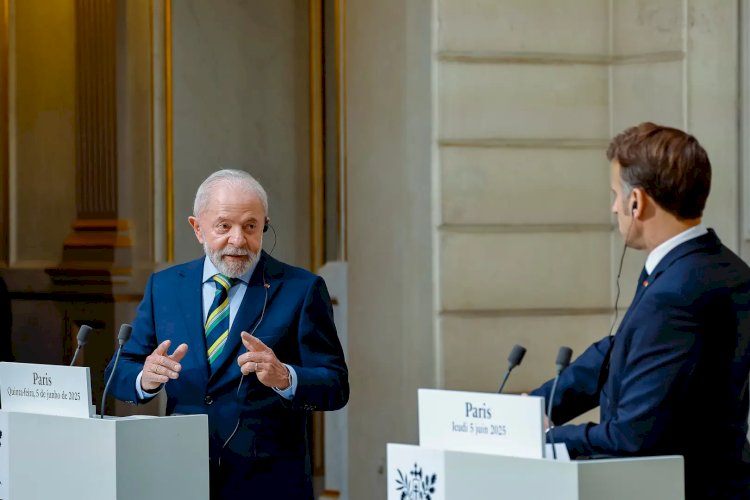 Em reunião com Macron, Lula ataca tarifas de Trump