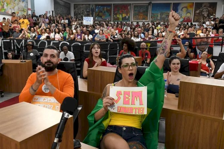 PEC da Blindagem cai, mas redução de penas segue em discussão no Congresso