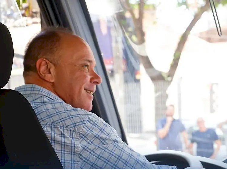 Coronel parte na quinta, dia da votação do IPTU, para 10 dias nos Estados Unidos