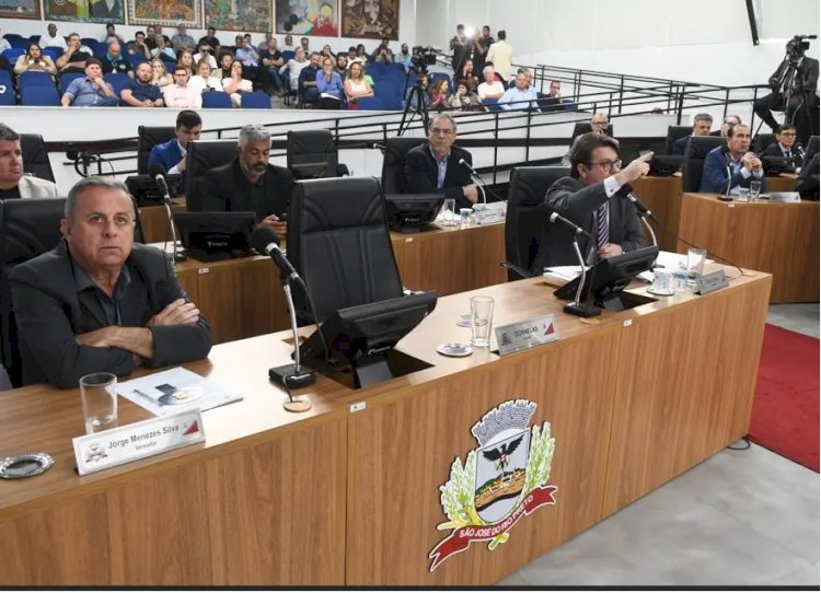 Protestos, palavrões e mudança de voto: veja como foi a votação que aprovou o aumento de IPTU em Rio Preto