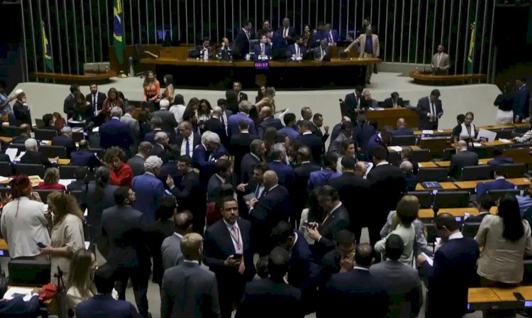 Câmara aprova isenção do Imposto de Renda para quem ganha até R$ 5 mil