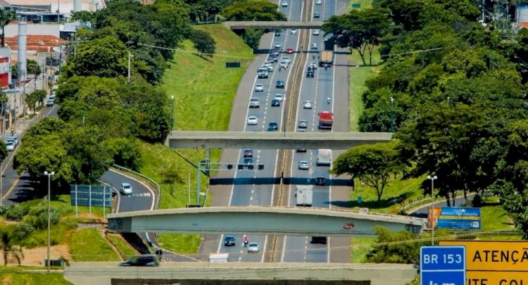 Duas pessoas morrem após colisão de dois veículos na BR-153 em José Bonifácio