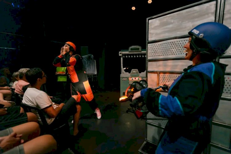 Cia Nós Mesmos que Somos a Gente estreia ‘Fabuloso Laboratório’ em Rio Preto