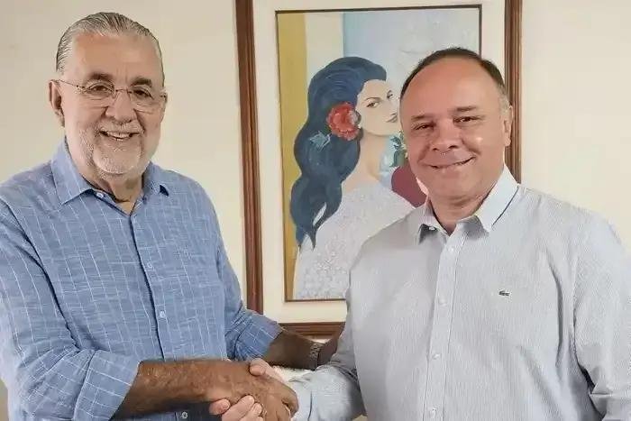 Coronel Fábio tem conversa ‘em tom de poucos amigos’ com Valdomiro Lopes
