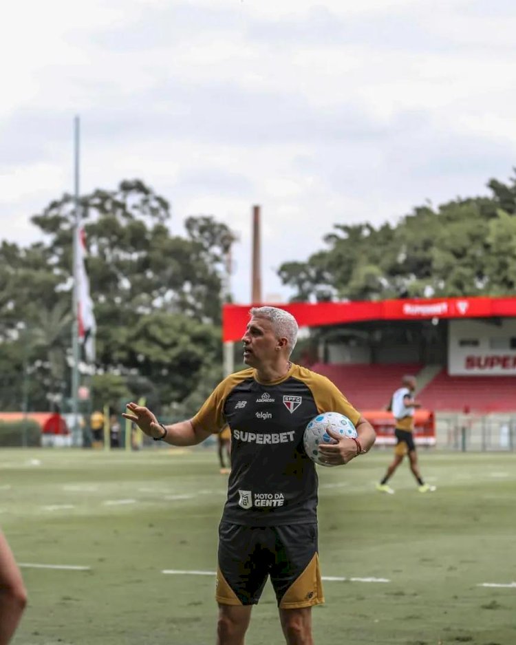 São Paulo anuncia a saída do técnico Hernán Crespo mesmo brigando no topo do Brasileirão