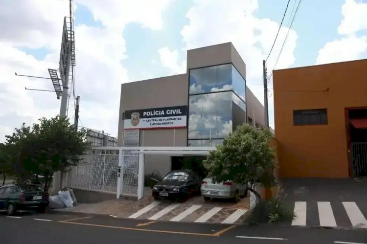 Motociclista foge da PM, sofre queda e é preso com moto irregular em Rio Preto