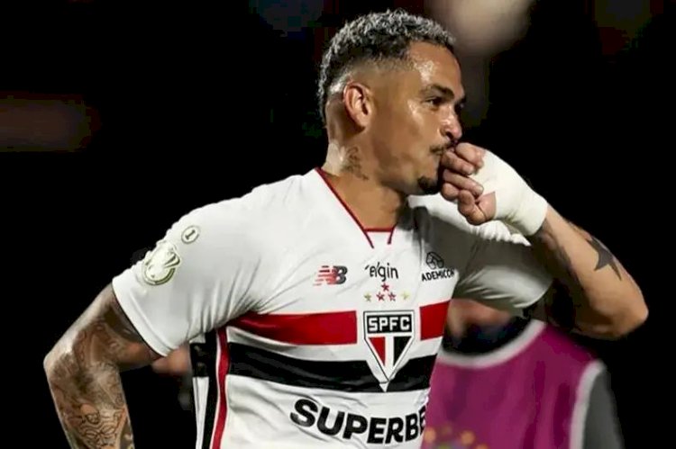 São Paulo perde chances, vence Juventude só por 1 a 0 e sai vaiado