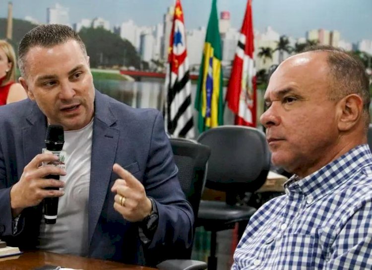 Prefeitura rompe convênio milionário e Bottas tira licença