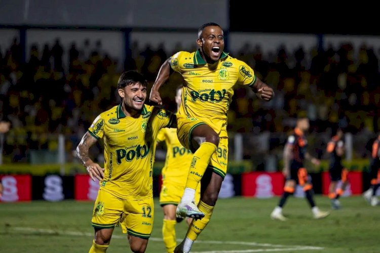Leão devora o Timão