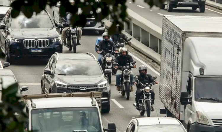 Trabalhadores por conta própria têm as maiores jornadas no país