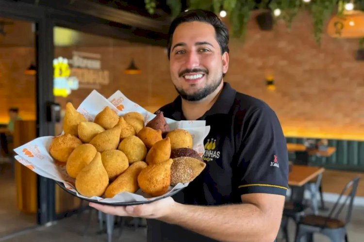 Criada na pandemia com R$ 200, marca de coxinhas vende três mil unidades por dia e prepara nova loja