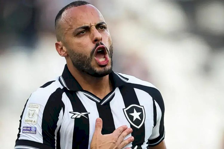 Botafogo dá show com hat-trick de Arthur Cabral e afunda Corinthians no Z-4 do Brasileirão