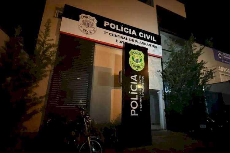 Jovem de 18 anos é morto a tiros enquanto estava sentado na calçada em Rio Preto