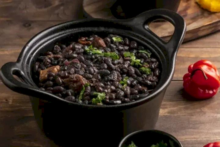 Projeto Ninho do Bebê promove feijoada beneficente