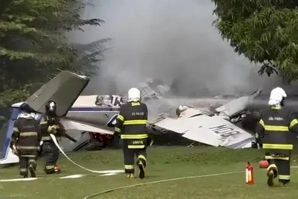 Avião de Estrela d'Oeste cai em Marília